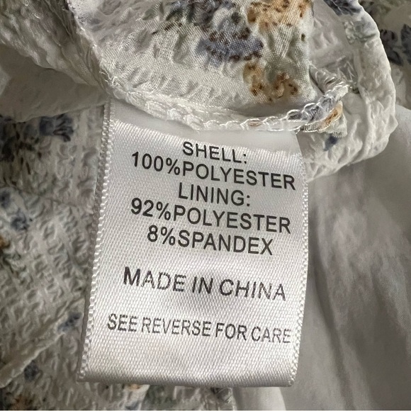 LUCY Paris Meadow Floral Top Size Large. NWT. - Picture 9 of 9